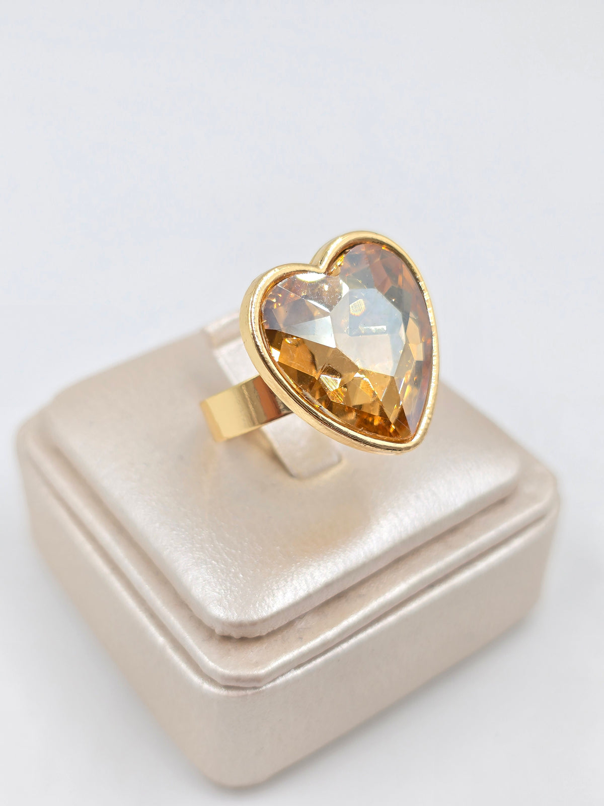 O - Gemstone Heart Ring