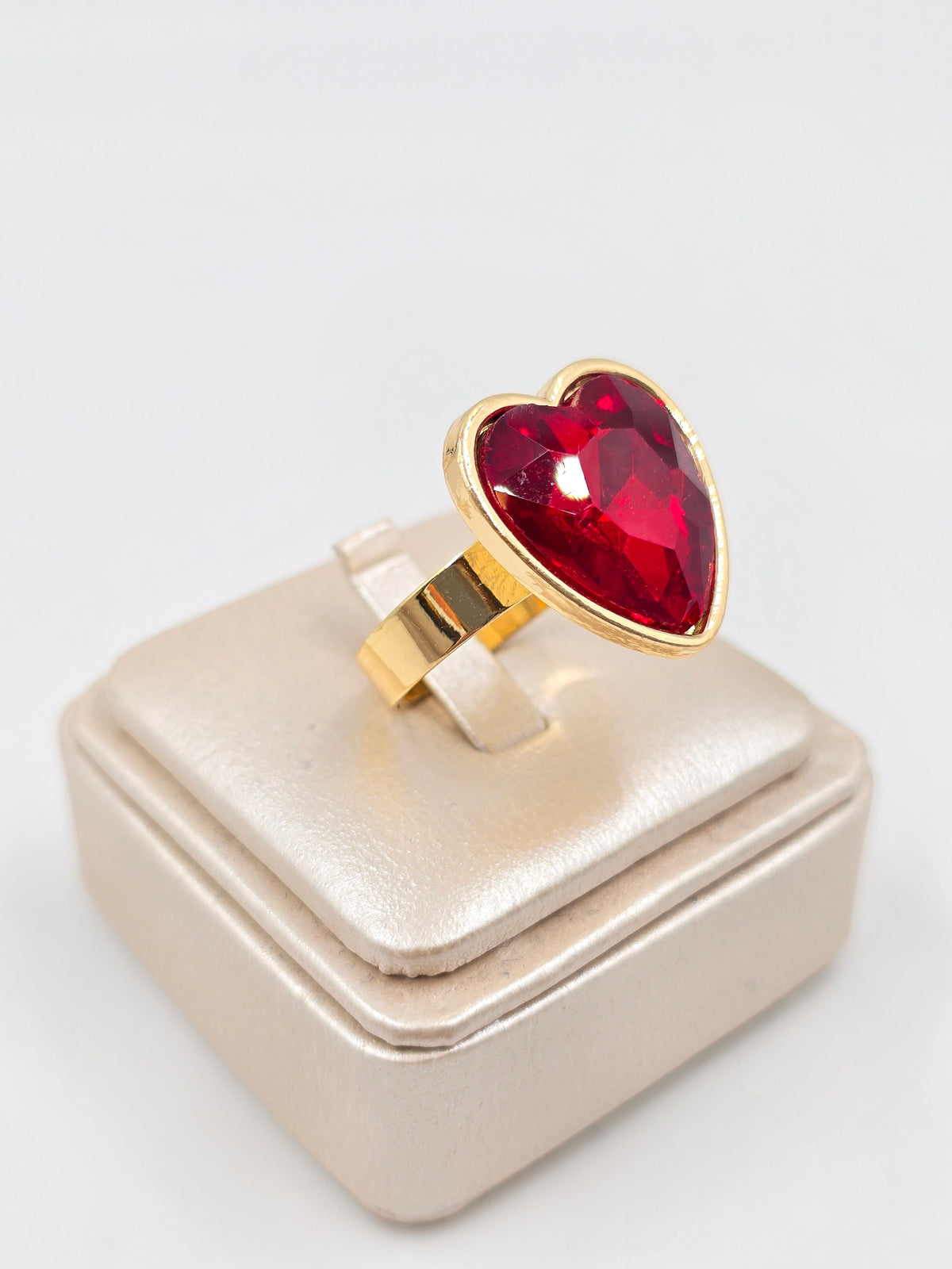 O - Gemstone Heart Ring