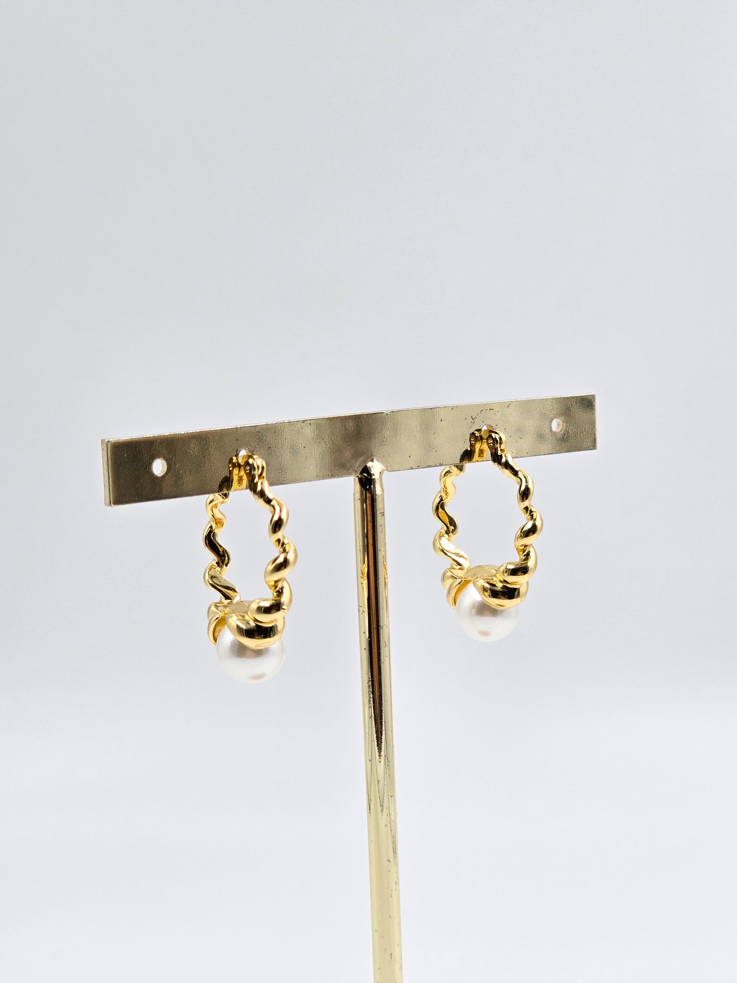 Pearl Twist Golden Hoops