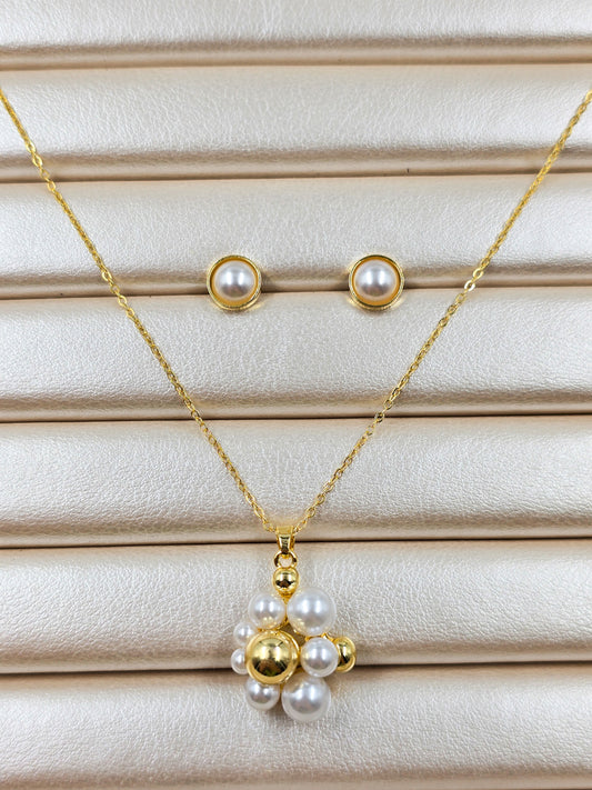 Pearl Flower Neckless and Stud Earring Set