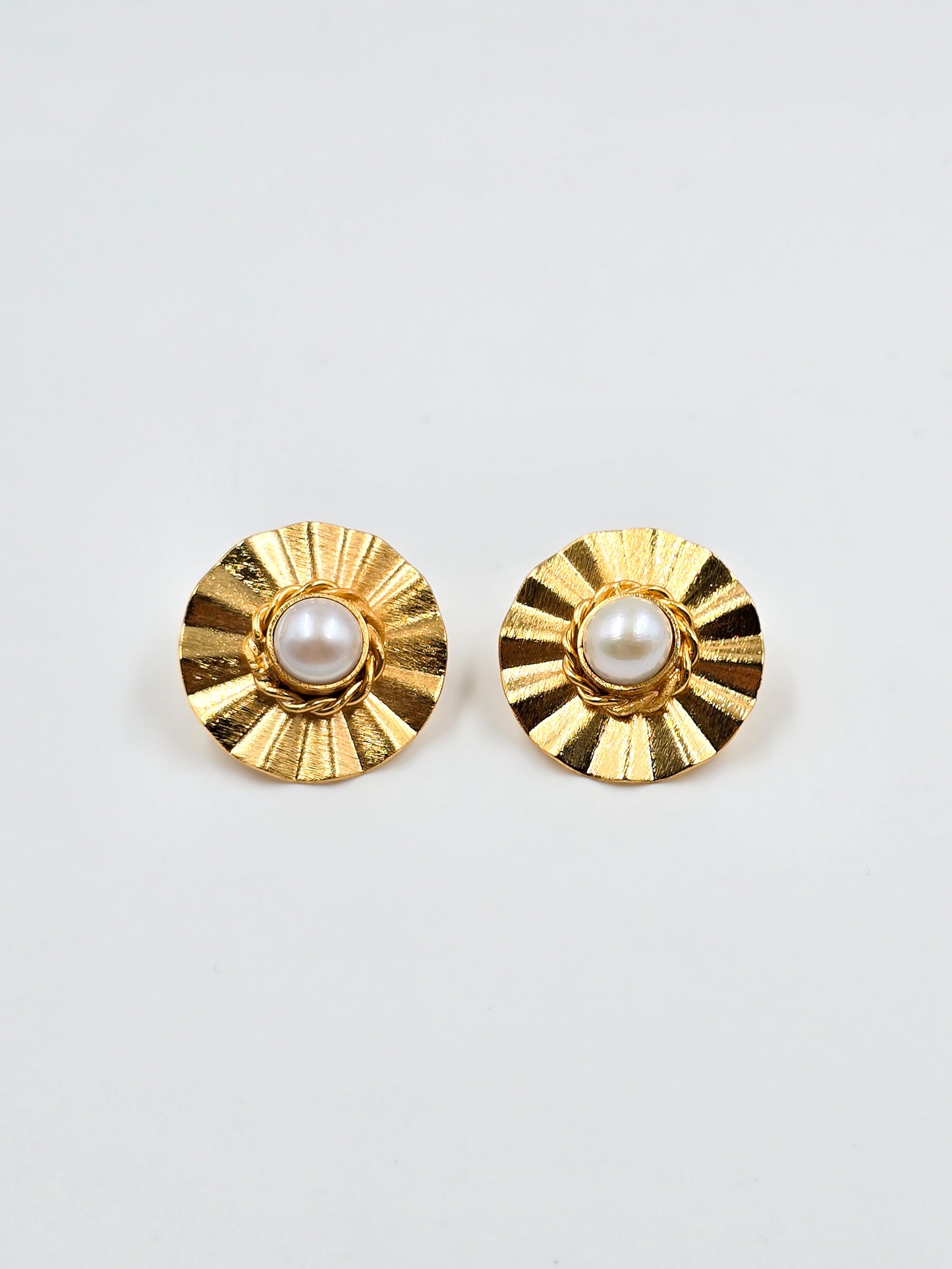 Soleil Pearl Studs Earrings